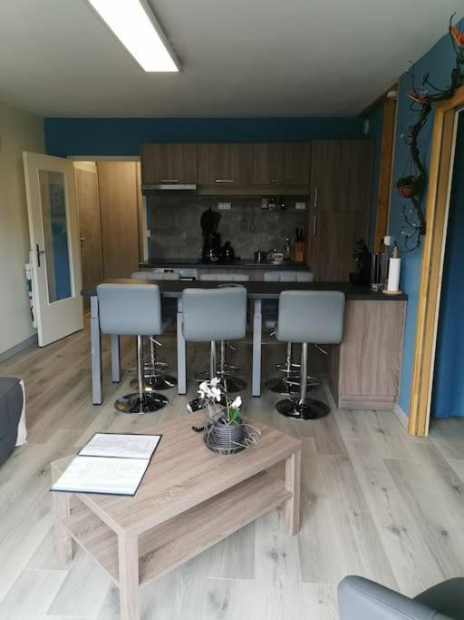 Le Bonheur Au Vert Feuillage Honfleur Bagian luar foto